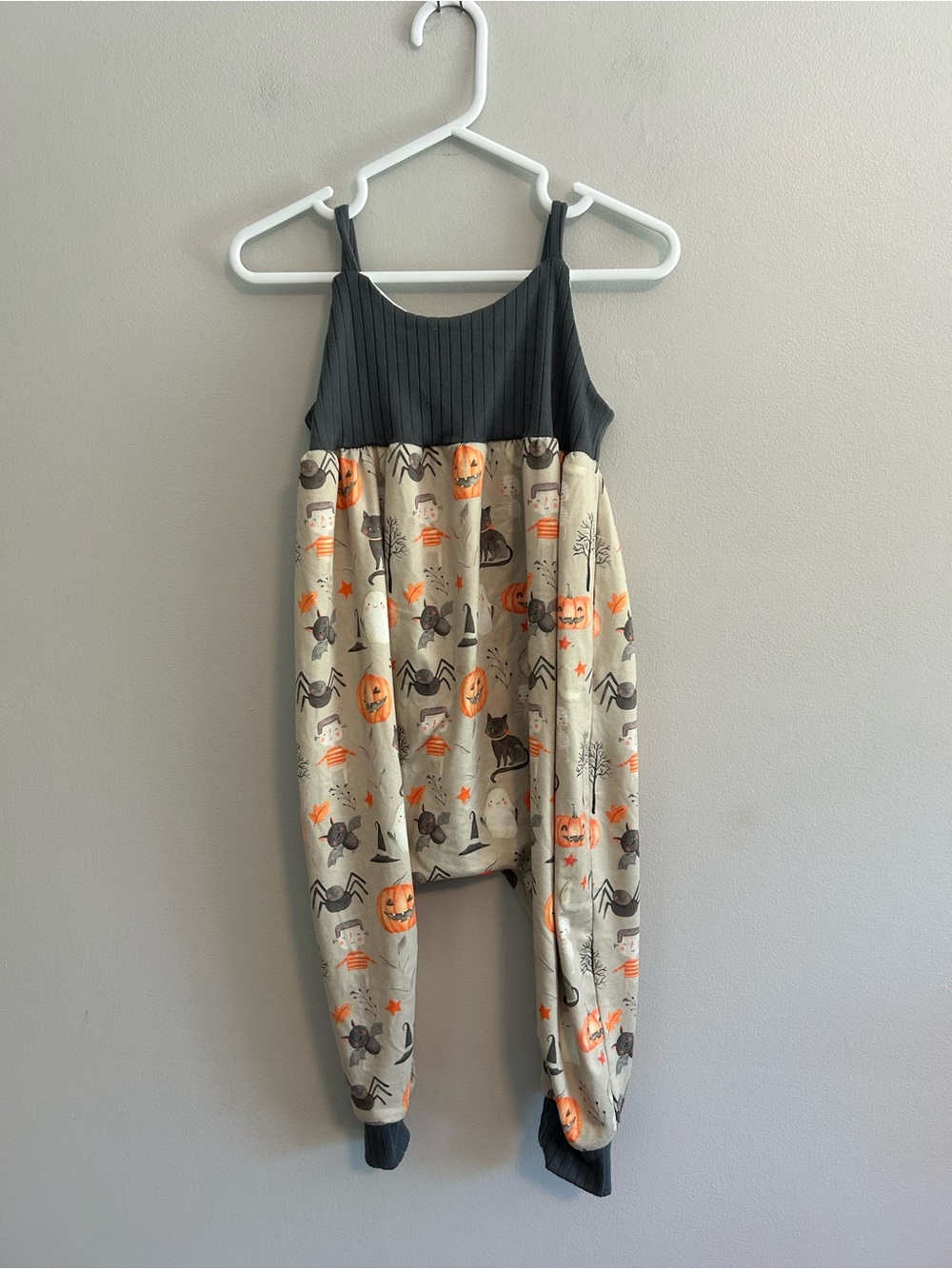 Handmade small shop green queen 2t Halloween spaghetti strap romper